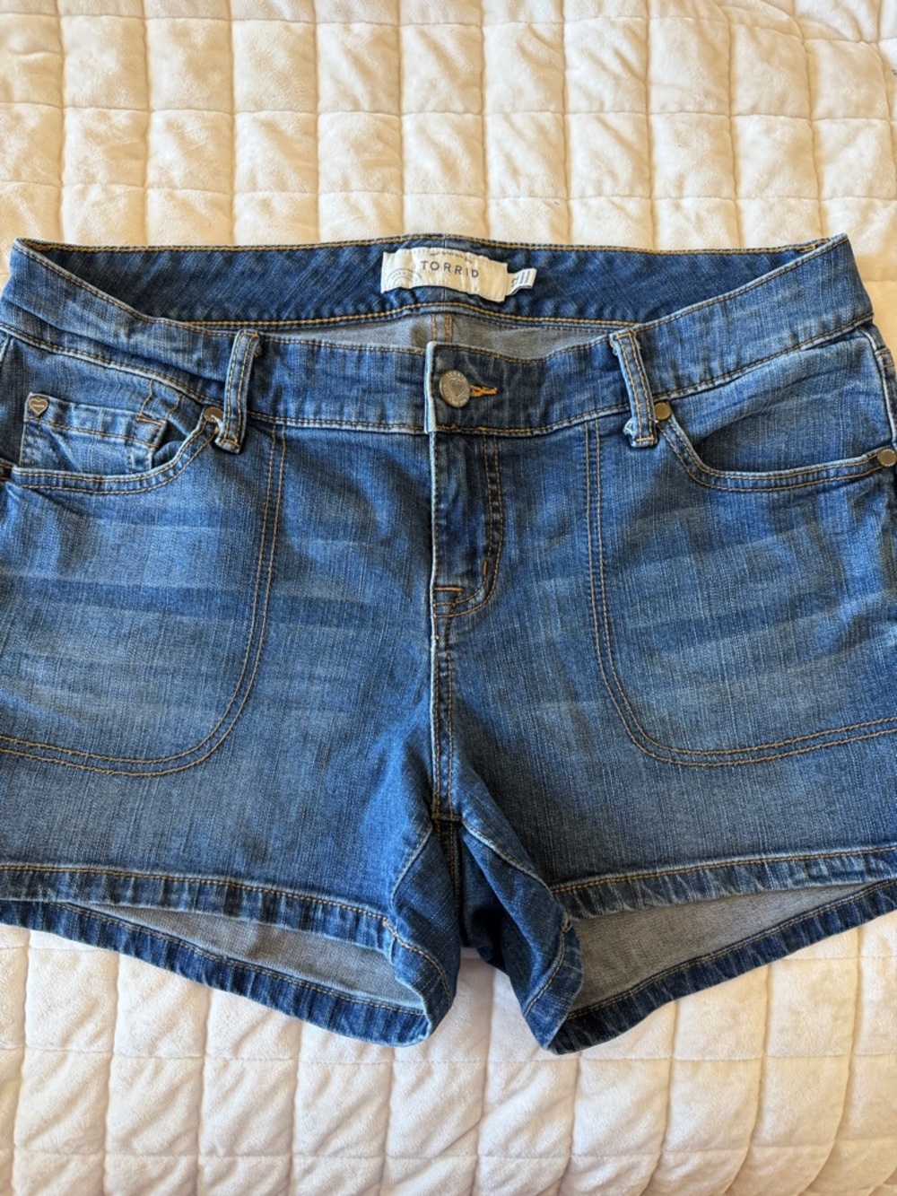 NWOT Torrid Mid-Blue Denim Shortie Shorts- cute!